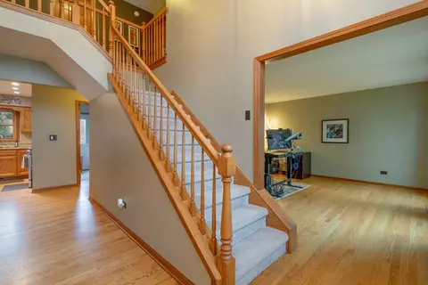 Entry Way - 5104 Prestwick Cir, Plainfield, IL 60586 photo 2 of 5
