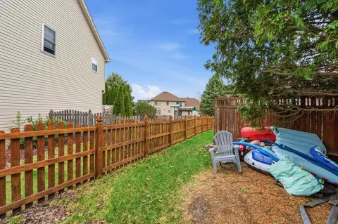Exterior - 5104 Prestwick Cir, Plainfield, IL 60586 photo 16 of 25