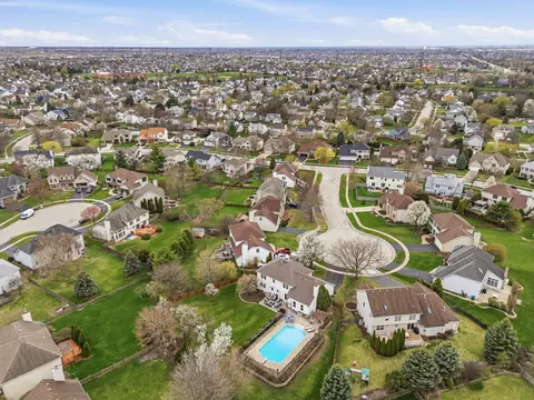 View/Area - 5104 Prestwick Cir, Plainfield, IL 60586 photo 4 of 13