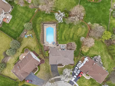View/Area - 5104 Prestwick Cir, Plainfield, IL 60586 photo 2 of 13