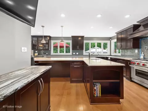 1906 Stoddard Ave, Wheaton, IL 60187 photo 17