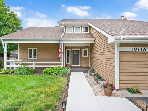 1906 Stoddard Ave, Wheaton, IL 60187 photo 3