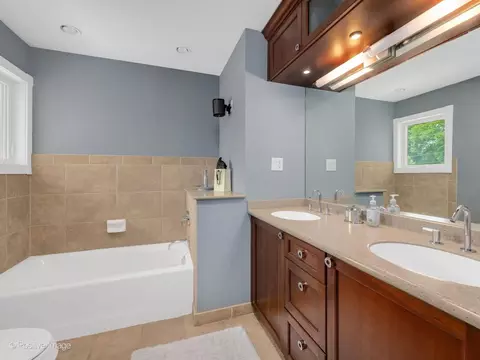 1906 Stoddard Ave, Wheaton, IL 60187 photo 22