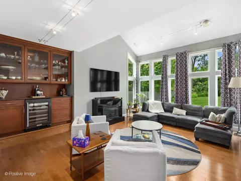 1906 Stoddard Ave, Wheaton, IL 60187 photo 8