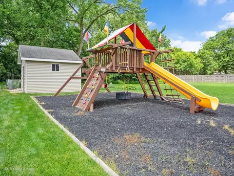 1906 Stoddard Ave, Wheaton, IL 60187 photo 40