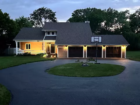 1906 Stoddard Ave, Wheaton, IL 60187 photo 2