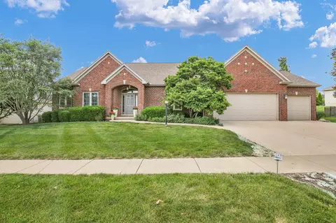 3304 Sandhill Ln, Champaign, IL 61822