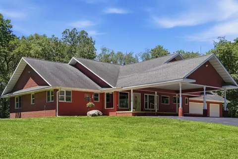Exterior - 15207 Henry Rd, Morrison, IL 61270 photo 3 of 15