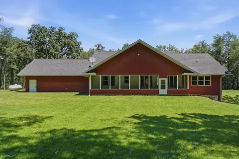 Exterior - 15207 Henry Rd, Morrison, IL 61270 photo 11 of 15