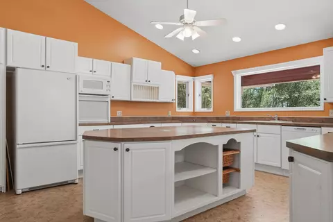 Kitchen - 15207 Henry Rd, Morrison, IL 61270 photo 1 of 1