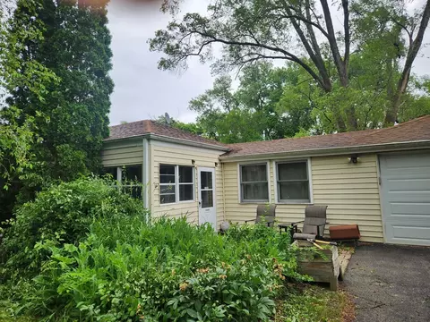 1007 Highmoor Rd, Lombard, IL 60148