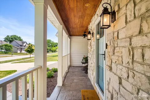 2124 Wicklow Rd, Naperville, IL 60564 photo 3