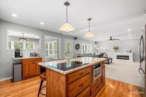 2124 Wicklow Rd, Naperville, IL 60564 photo 9