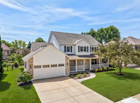 2124 Wicklow Rd, Naperville, IL 60564