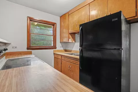 Kitchen - 125 S River Rd, North Aurora, IL 60542 photo 1 of 1
