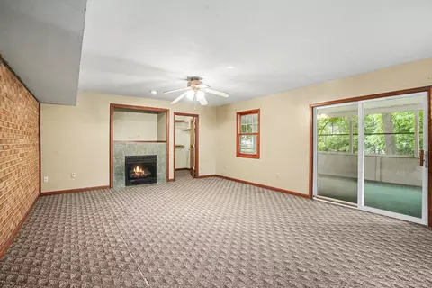Living - 125 S River Rd, North Aurora, IL 60542 photo 3 of 4