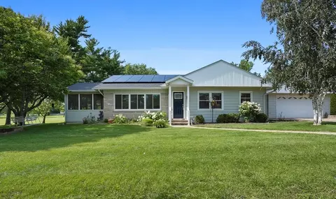 514 Fletcher St, Roanoke, IL 61561