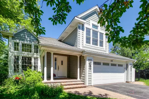 228 Southridge Dr, Gurnee, IL 60031