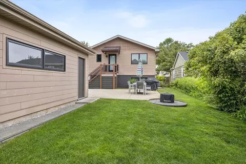 Exterior - 687 S Spring Rd, Elmhurst, IL 60126 photo 2 of 5