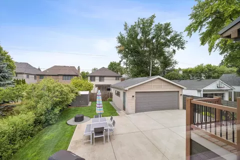 Exterior - 687 S Spring Rd, Elmhurst, IL 60126 photo 4 of 5