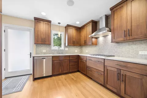 Kitchen - 687 S Spring Rd, Elmhurst, IL 60126 photo 4 of 4
