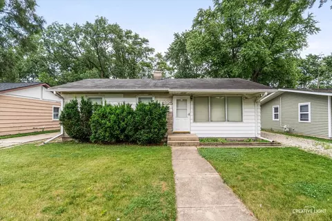 825 Foran Ln, Aurora, IL 60506