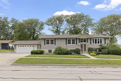 403 W Harding Rd, Lombard, IL 60148
