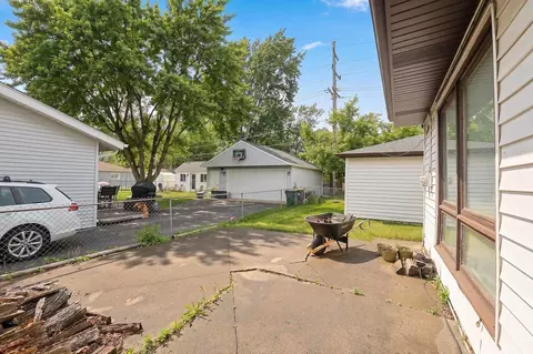 Exterior - 4103 Wren Ln, Rolling Meadows, IL 60008 photo 4 of 10