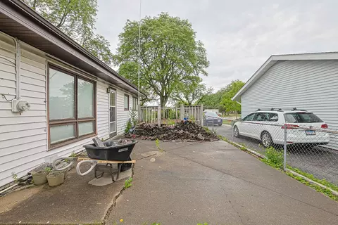 Exterior - 4103 Wren Ln, Rolling Meadows, IL 60008 photo 9 of 10