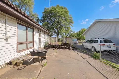 Exterior - 4103 Wren Ln, Rolling Meadows, IL 60008 photo 3 of 10