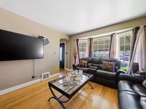 Living - 2541 S 14th Ave, Broadview, IL 60155 photo 2 of 5