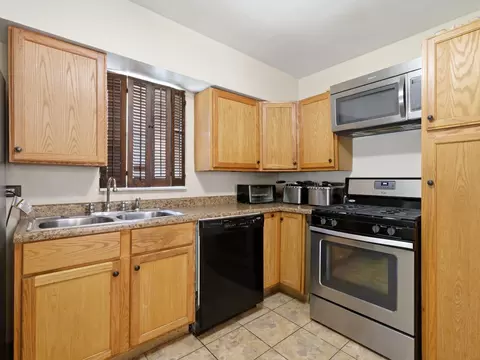 Kitchen - 2541 S 14th Ave, Broadview, IL 60155 photo 2 of 4
