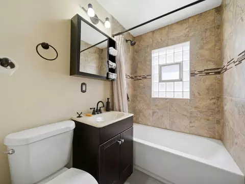 Bath - 2541 S 14th Ave, Broadview, IL 60155 photo 1 of 2
