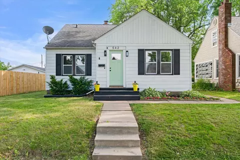 542 21st Ave, Moline, IL 61265
