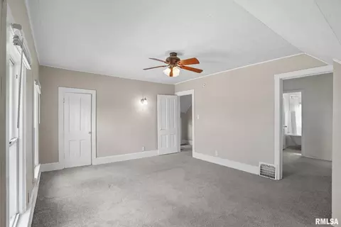 Bedroom - 1416 17th Ave, Moline, IL 61265 photo 4 of 6