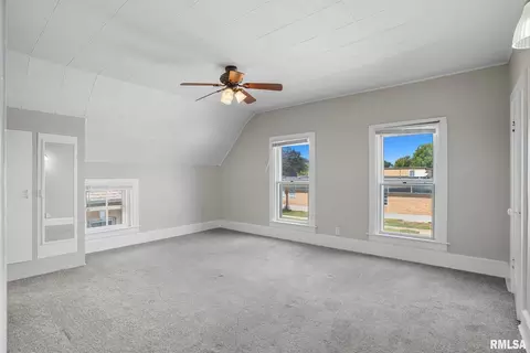 Bedroom - 1416 17th Ave, Moline, IL 61265 photo 3 of 6