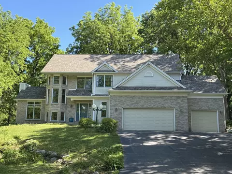 7593 Grace Dr, Roscoe, IL 61073