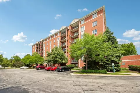 190 N Milwaukee Ave #401, Wheeling, IL 60090