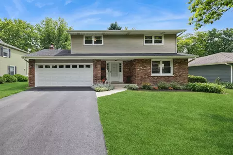1520 Lark Ln, Naperville, IL 60565