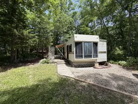 2795 E 28th Lot 301 Rd, Seneca, IL 61360