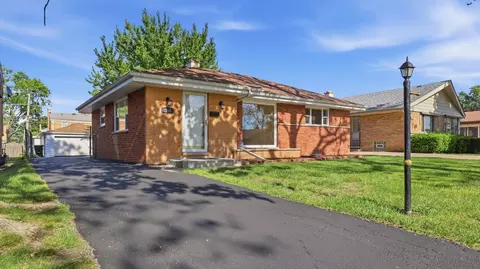 2213 Mayfair Ave, Westchester, IL 60154