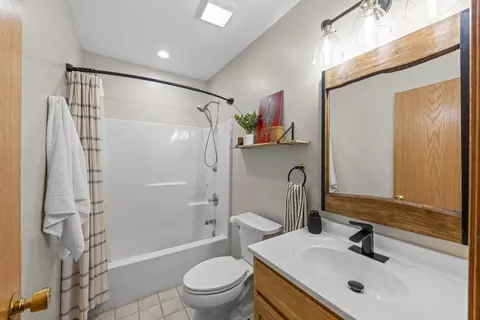 Bath - 2317 Gray Hawk Dr, Plainfield, IL 60586 photo 3 of 3