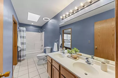 Bath - 2317 Gray Hawk Dr, Plainfield, IL 60586 photo 1 of 3