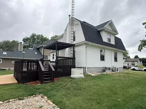 Exterior - 217 W Chestnut St, Compton, IL 61318 photo 9 of 9