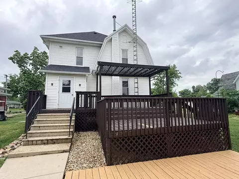Exterior - 217 W Chestnut St, Compton, IL 61318 photo 4 of 9