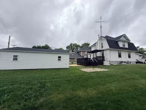 Exterior - 217 W Chestnut St, Compton, IL 61318 photo 1 of 9