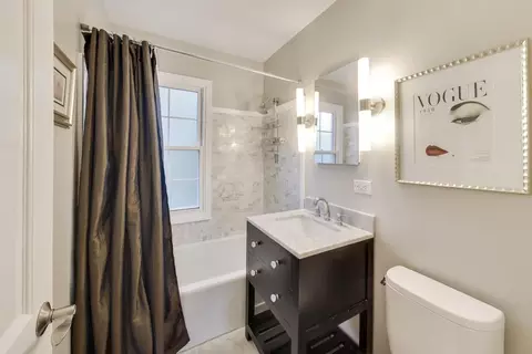 Bath - 491 Drexel Ave, Glencoe, IL 60022 photo 2 of 3