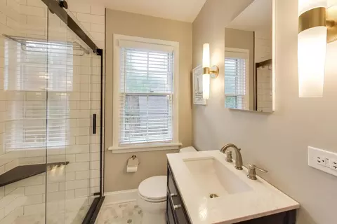 Bath - 491 Drexel Ave, Glencoe, IL 60022 photo 3 of 3
