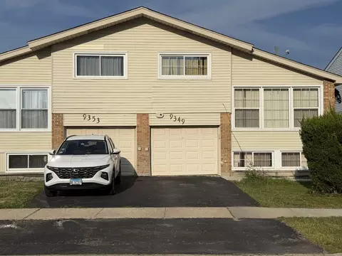 9349 Twin Oaks Ln, Des Plaines, IL 60016