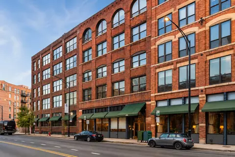 420 W Grand Ave #2H, Chicago, IL 60654